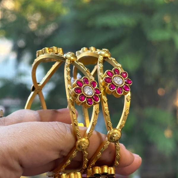 Litika Jadau Bangles